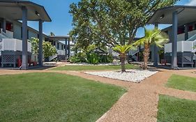 Econo Lodge Inn & Suites Fulton - Rockport